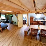 Apartma2 Pri Adamu *