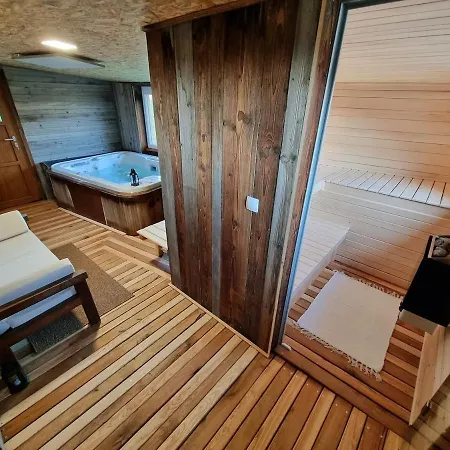 Apartma2 Pri Adamu *