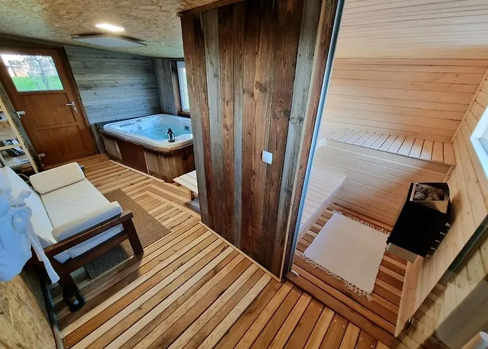 Apartma2 Pri Adamu *