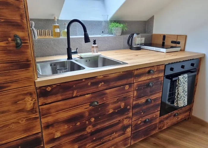 Apartma2 Pri Adamu Apartman *